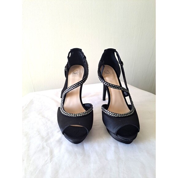 Disney Limited!  The GLASS SLIPPER COLLECTION Shoes color Black 10 M US - Picture 1 of 11